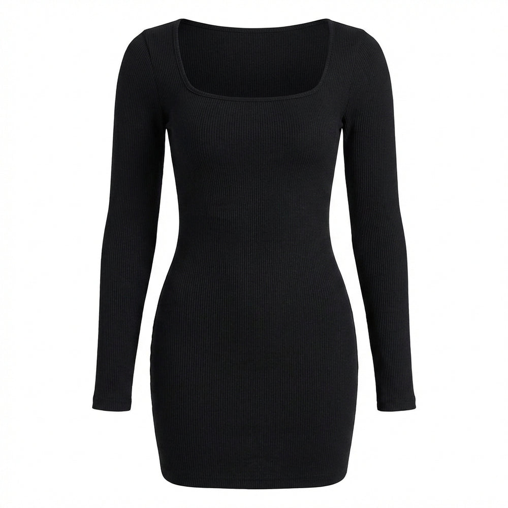 Short, fitted dress with long sleeves 